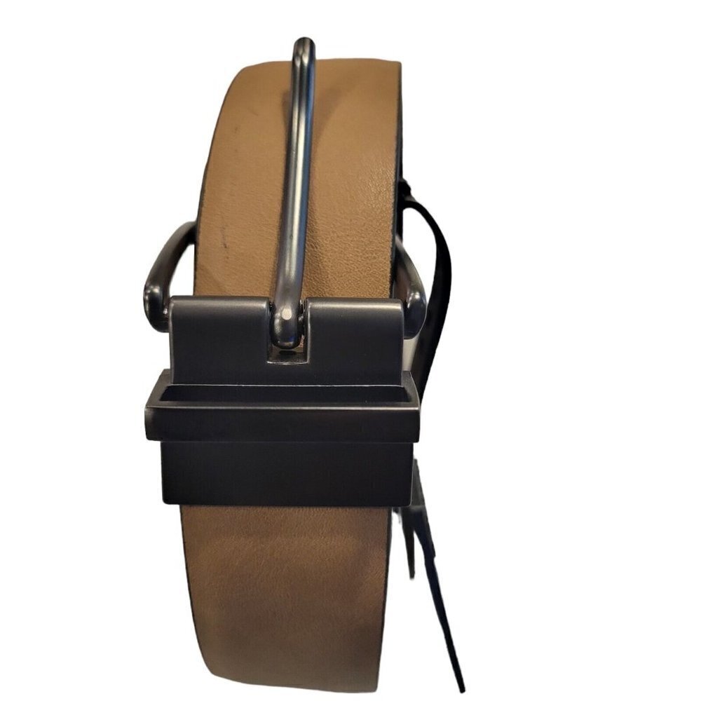 MEN'S Alfani Reversible Brown Leather Belt.  Size 30-32.